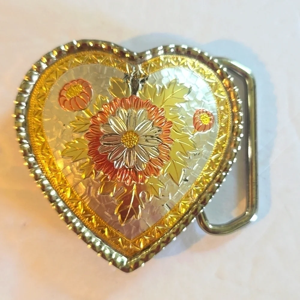 Heart Belt Buckle Gold/ Silver Floral design USA Western Bling inlay Stunning